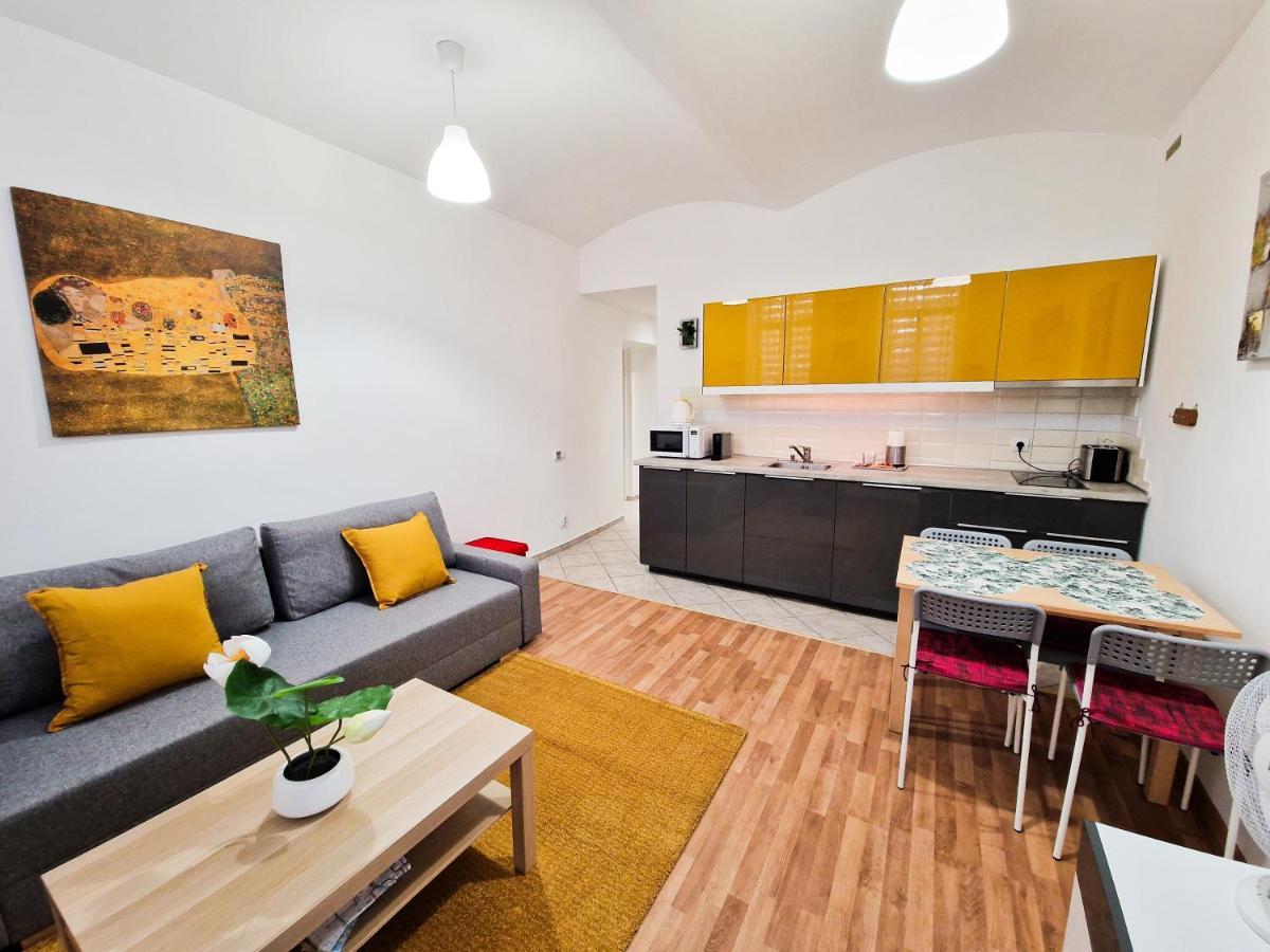 Ground Floor Apartment Prague Exterior photo