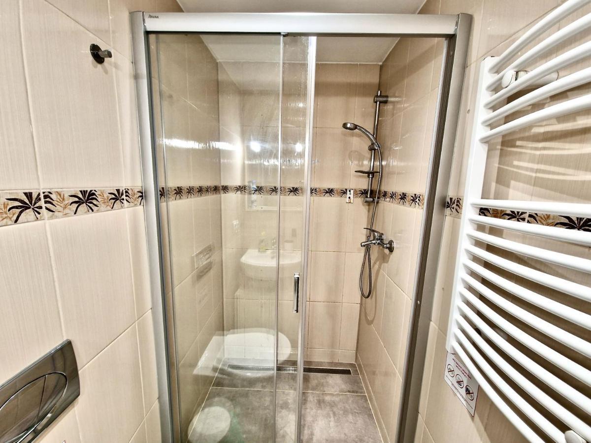 Ground Floor Apartment Prague Exterior photo